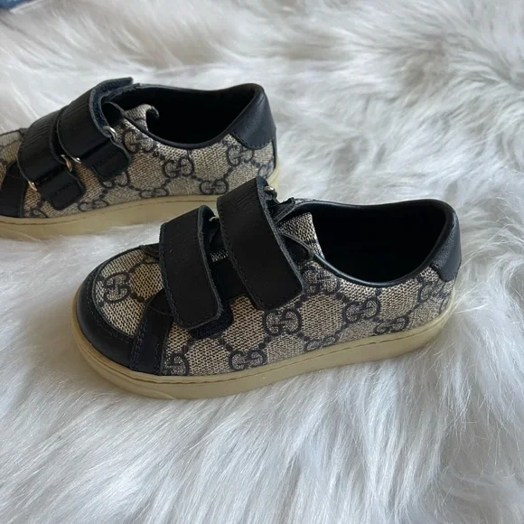 Gucci unisex toddler shoes. Size 23. In good condition - Picture 9 of 10